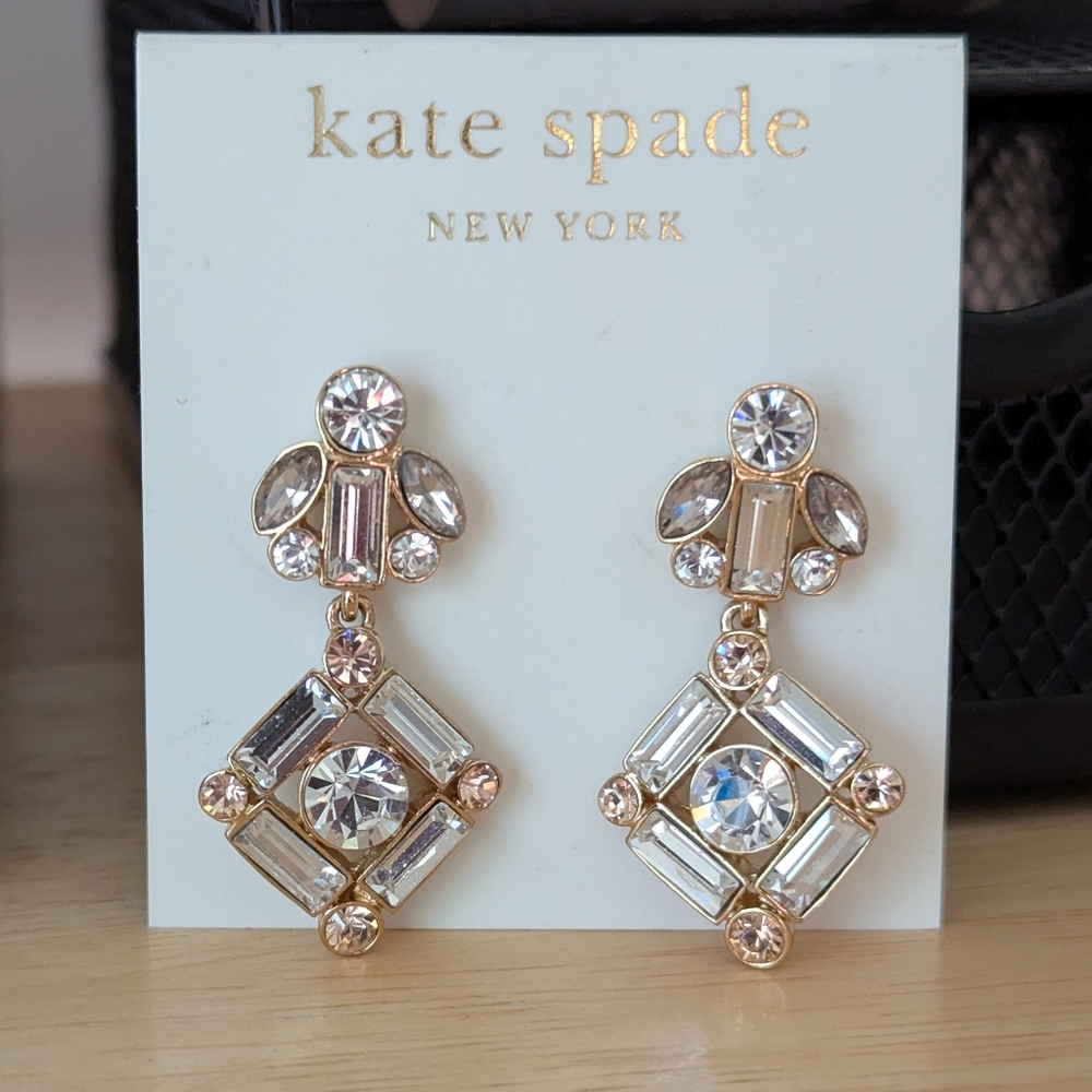 NWT kate spade Cocktails and Conversations Drop Earrings. Stunning 💎✨